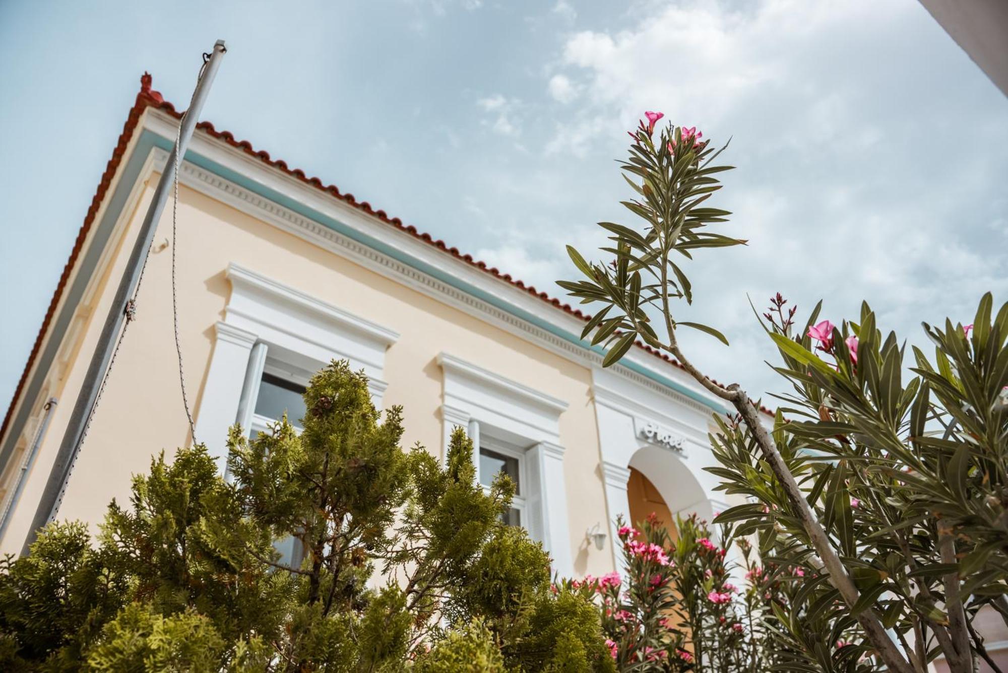 Archontiko Eleni Hotel Andros Town Exterior photo